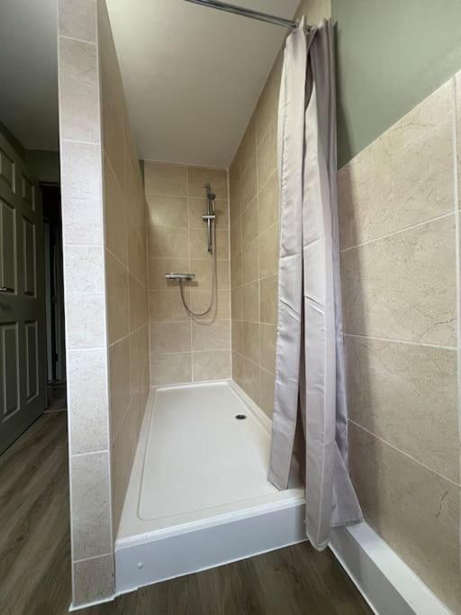 The Rose- Grd Floor, 2-5 Beds, Smarttv, Uni, Tram, M250 Fibre Leilighet Nottingham Eksteriør bilde