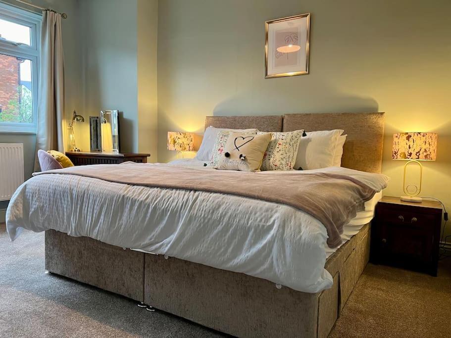 The Rose- Grd Floor, 2-5 Beds, Smarttv, Uni, Tram, M250 Fibre Leilighet Nottingham Eksteriør bilde